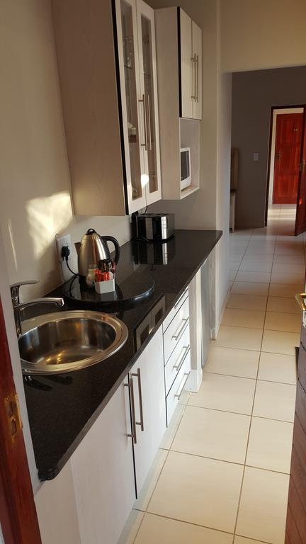 Casa Bianca Guest Lodge Hartbeespoort Chambre photo