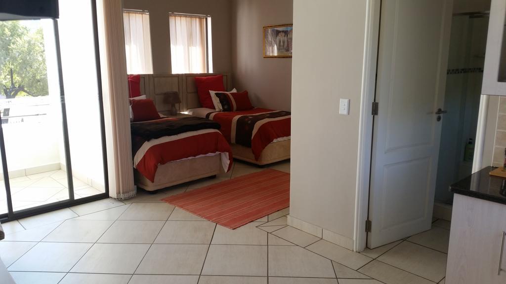 Casa Bianca Guest Lodge Hartbeespoort Chambre photo